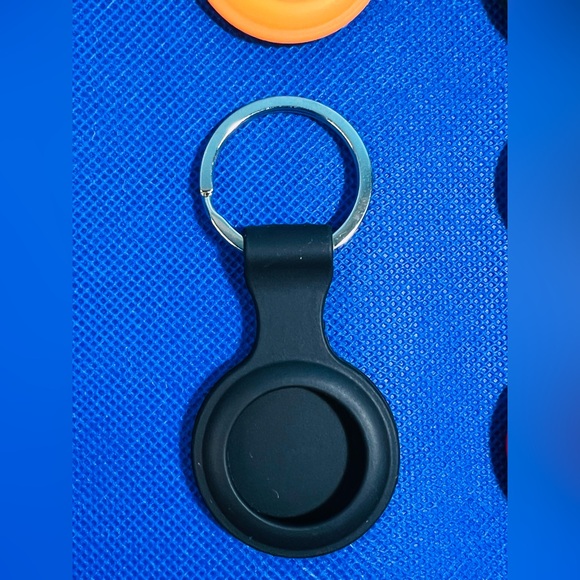 Air Tag Keychain Portable Shockproof
Silicone Protective Cover (set of 4) - Picture 3 of 11